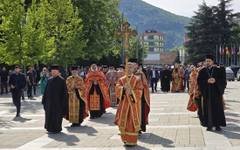 С литийно шествие Сливен посрещна мощите на свети Георги Победоносец