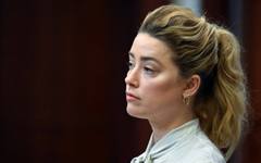 Какъв е животът на Амбър Хърд в Испания след съдебната ѝ битка с Джони Деп?