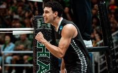 Кристиан Титрийски с 22 точки пред 10 300 зрители, Хавай е във F4 на NCAA