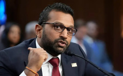 Стрелбата на метри от Тръмп води до спешен преглед на службите