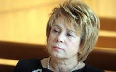 Емилия Масларова осъди прокуратурата за близо 100 000 лв.