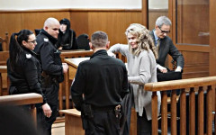 Жената на Васил Божков осъди прокуратурата заради 8-месечния ѝ арест