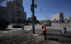 Продължава миенето на подлези и училищни дворове в София
