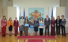 За справянето с насилието над момичета и жени освен законодателни мерки е нужна и обществена нетърпимост, каза президентът Илияна Йотова