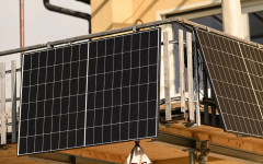 Слънчеви системи за балкони хит в Гърция, намаляват сметките с до 25%