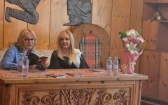 Екатерина Гаджева представи стихосбирката си "Феникс" в Момчиловци, днес е кулминацията на Майските празници в селото