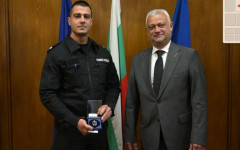 Дечев награди героя от трагедията край Малко Търново