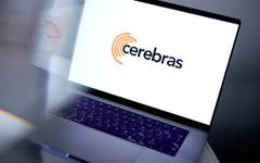 Производителят на чипове Cerebras набра 5,55 млрд. долара при IPO-то си в САЩ