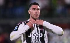 Влахович предпочита да остане в Ювентус, вместо трансфер в Байерн